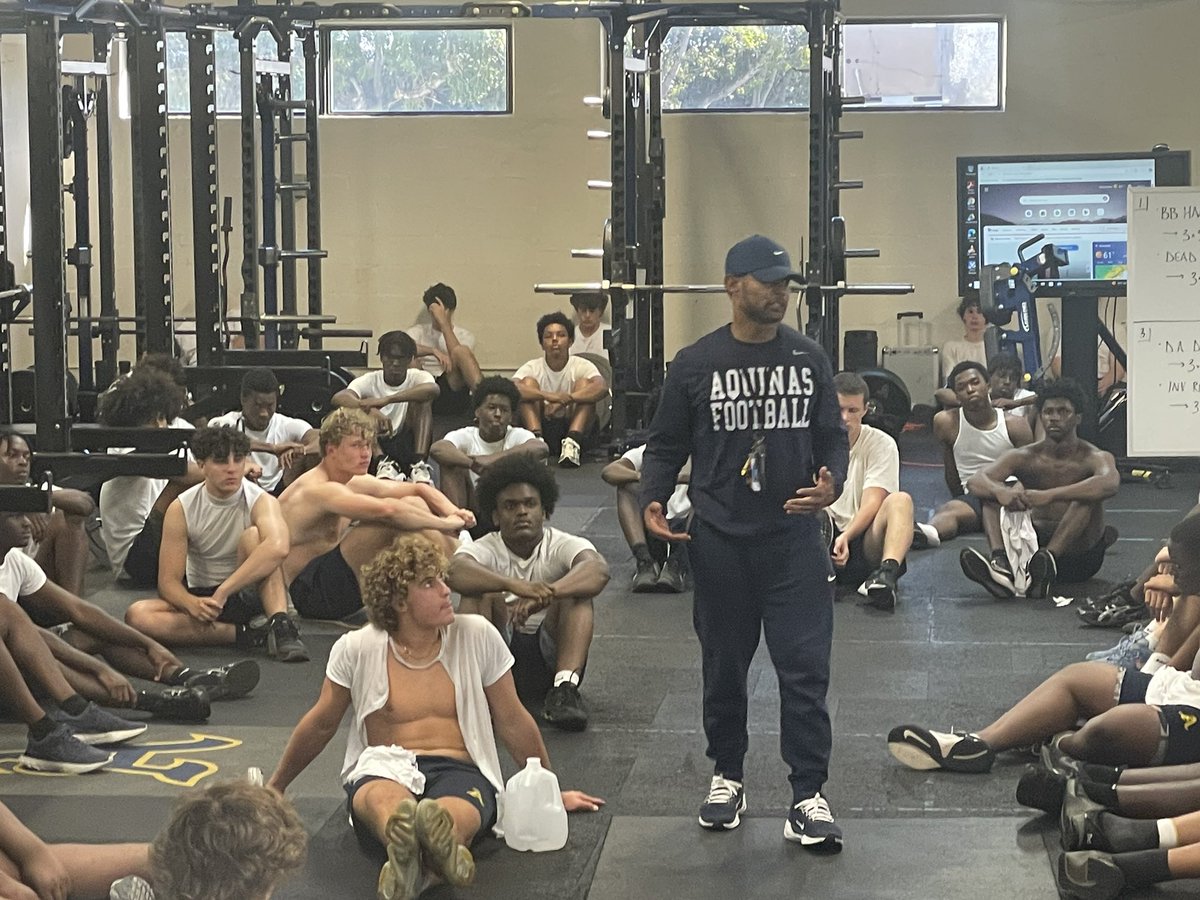 Aquinas Football (@sta_football) on Twitter photo 🔹🔸 PRAY WITH THE RIGHT INTENTIONS AND LET GOD CALL THE PLAY 🔸🔹
#FTF
#Brotherly_Love
#YouGoWeGo
<a href="/CoachHarriott/">Roger Harriott</a> 🔹🔸 PRAY WITH THE RIGHT INTENTIONS AND LET GOD CALL THE PLAY 🔸🔹
#FTF
#Brotherly_Love
#YouGoWeGo
<a href="/CoachHarriott/">Roger Harriott</a>