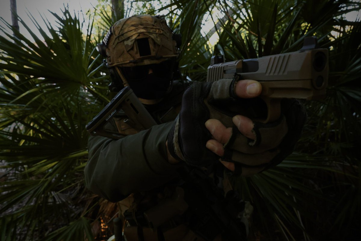 OS_202223's tweet image. A HARMLESS MAN
IS NOT A GOOD MAN.
A GOOD MAN IS A
VERY DANGEROUS MAN
WHO HAS THAT UNDER 
VOLUNTARY CONTROL.
#fyp #tactical #gun #military #marine #danger #God #protection #brave #photoshoot