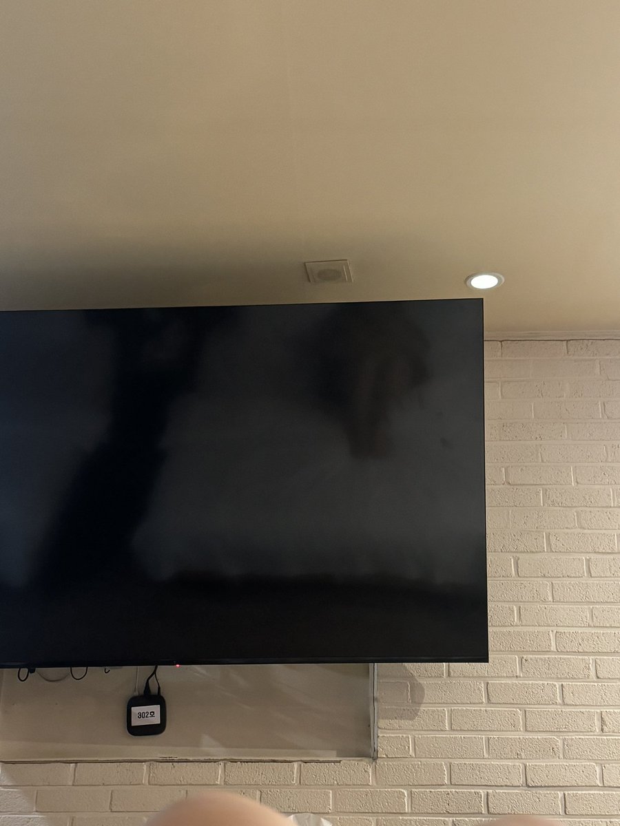 침대 넓직하니 좋구나야