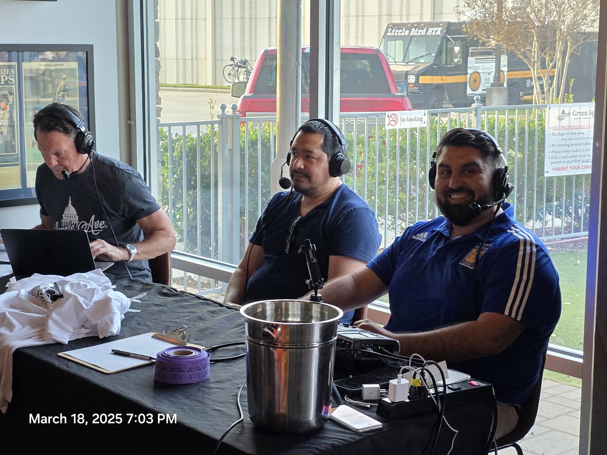 TigresTakes's tweet photo. The star of our podcast @La_U_Times Arnoldo ready for his segment with @GlennDavisSoc @soccermattersGD on @espn Houston 97.5. https://t.co/nVBKg5wsv2