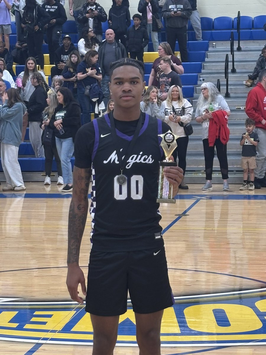 AkronCoaches's tweet image. Team Marcini - 109
Team Houska - 94
Lance Hackim MVP - De’Arion Holley (Barberton) 25 points 6 rebounds