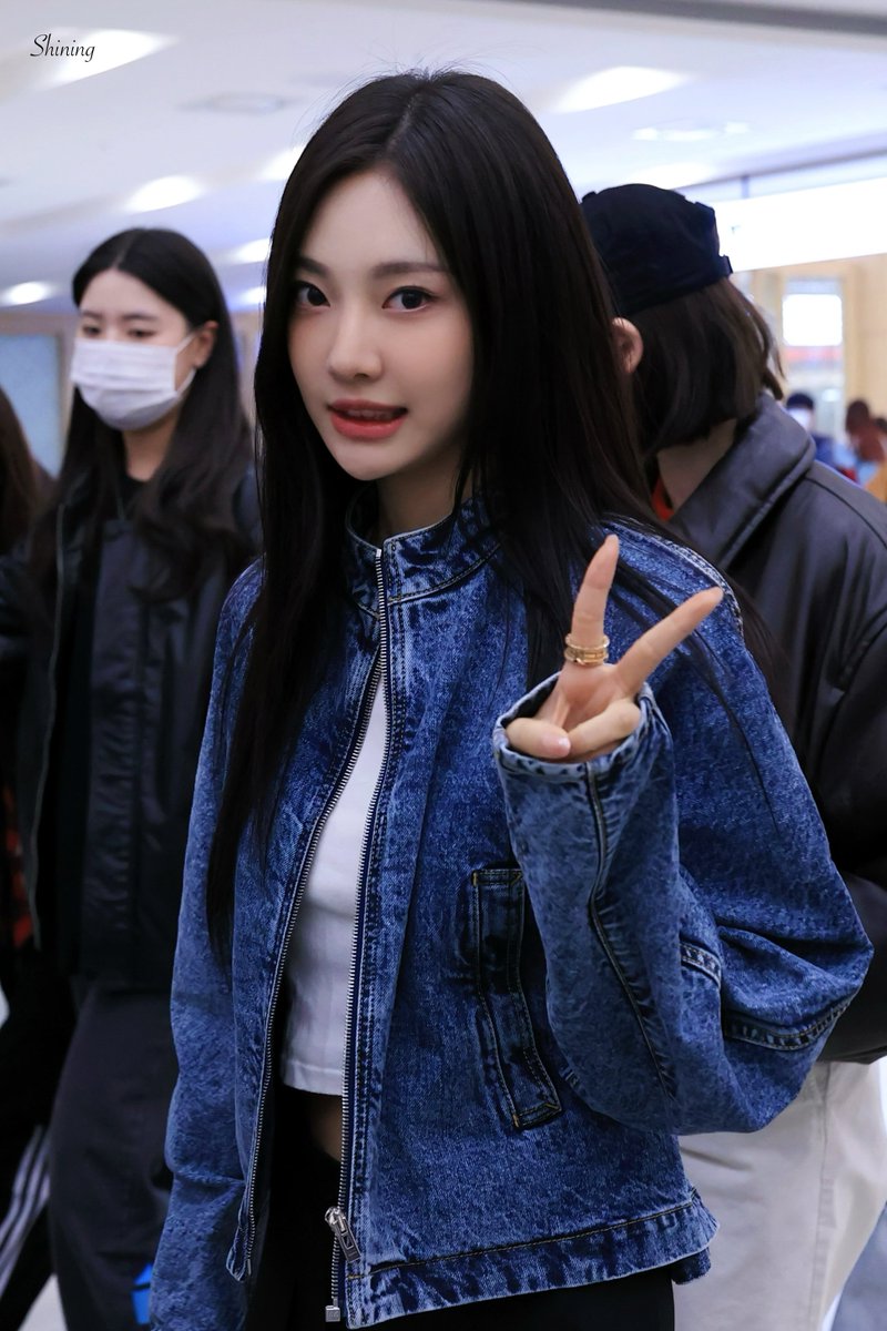 Shine_Ning_1023's tweet photo. 250318 GMP

#NINGNING #닝닝 #宁宁 #宁艺卓 #aespa #에스파 https://t.co/OQgU1RCPr5
