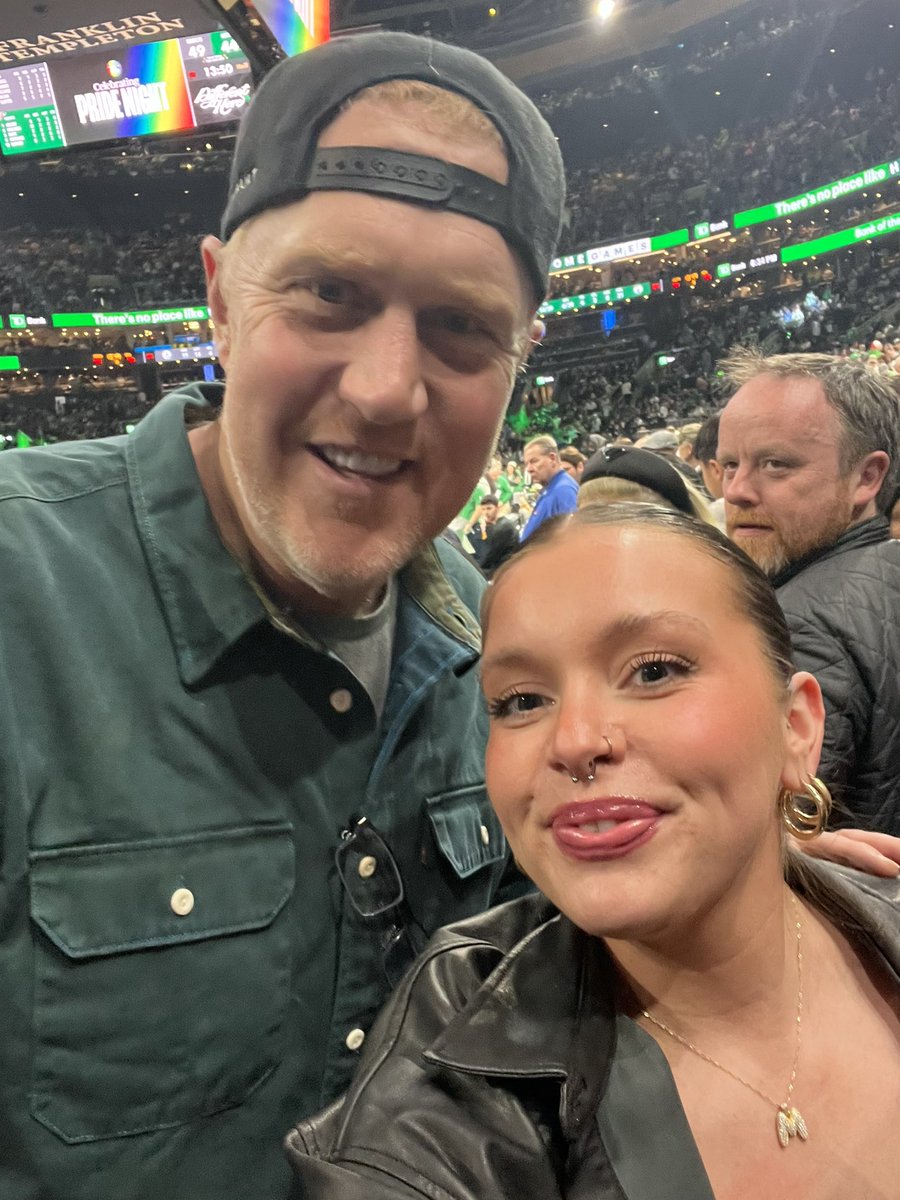 xoMorgan__'s tweet photo. @Scalabrine TY for the pic let’s go CELTICS!!!☘️☘️☘️ https://t.co/tPY3B3oIom