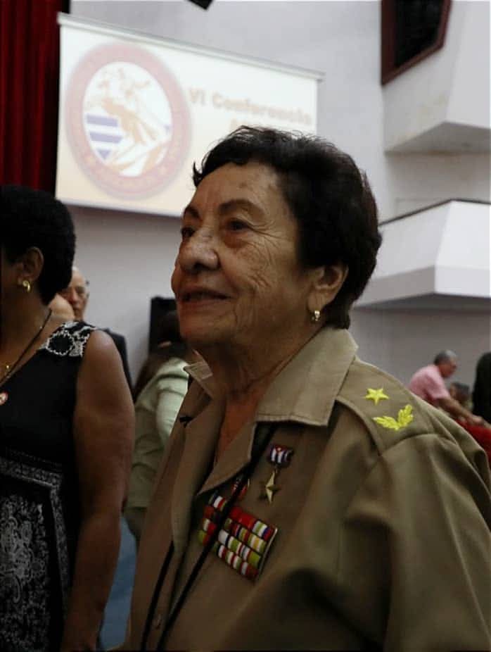 SFerreyan's tweet photo. Muchas felicidades a Teté Puebla, merecido reconocimiento vencedora de todas las batallas.
#EstaEsLaRevolución 
#UnidosXCuba https://t.co/U0K2iWN7Rx