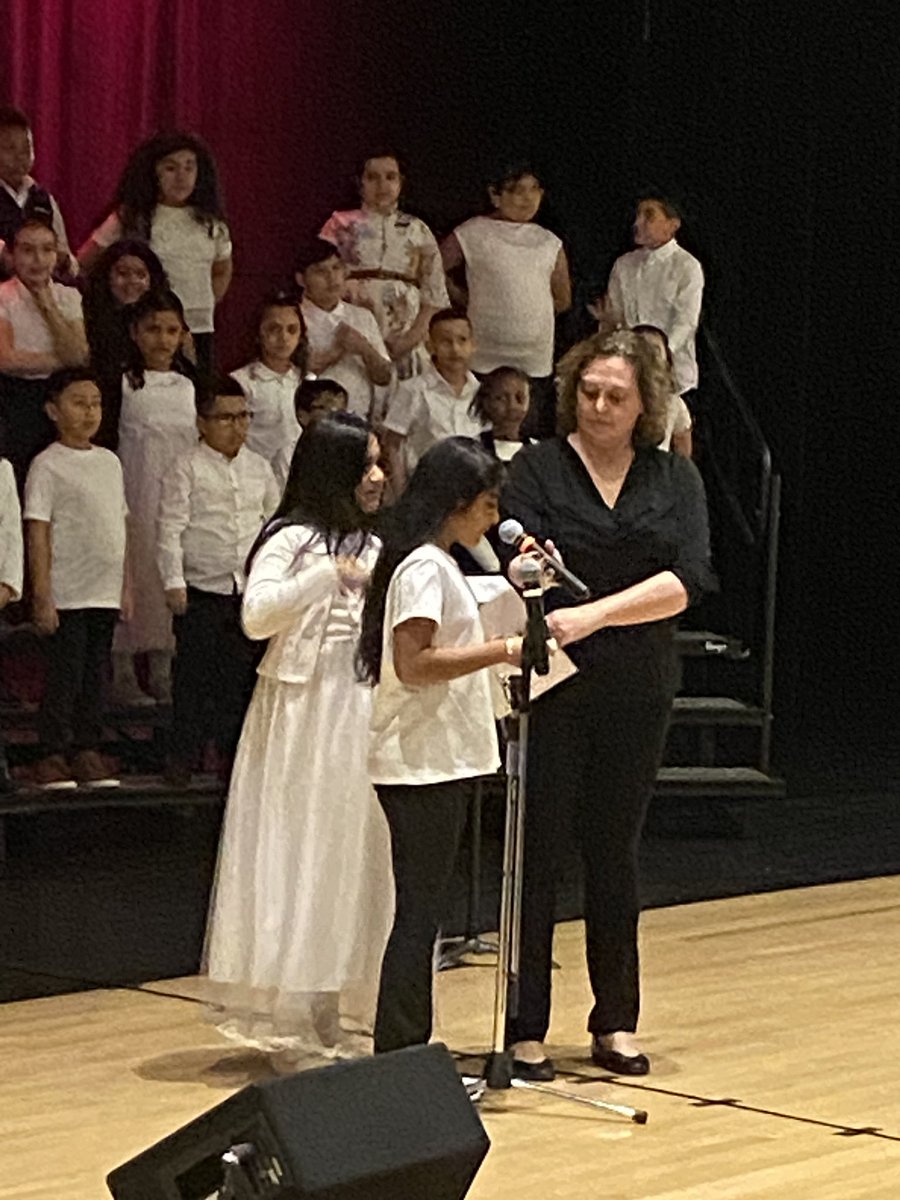 Hernandez_PCSD's tweet image. Our Hillcrest Scholars were definitely spreading the joy by singing their hearts out tonight.❤️💙 #PeekskillPride