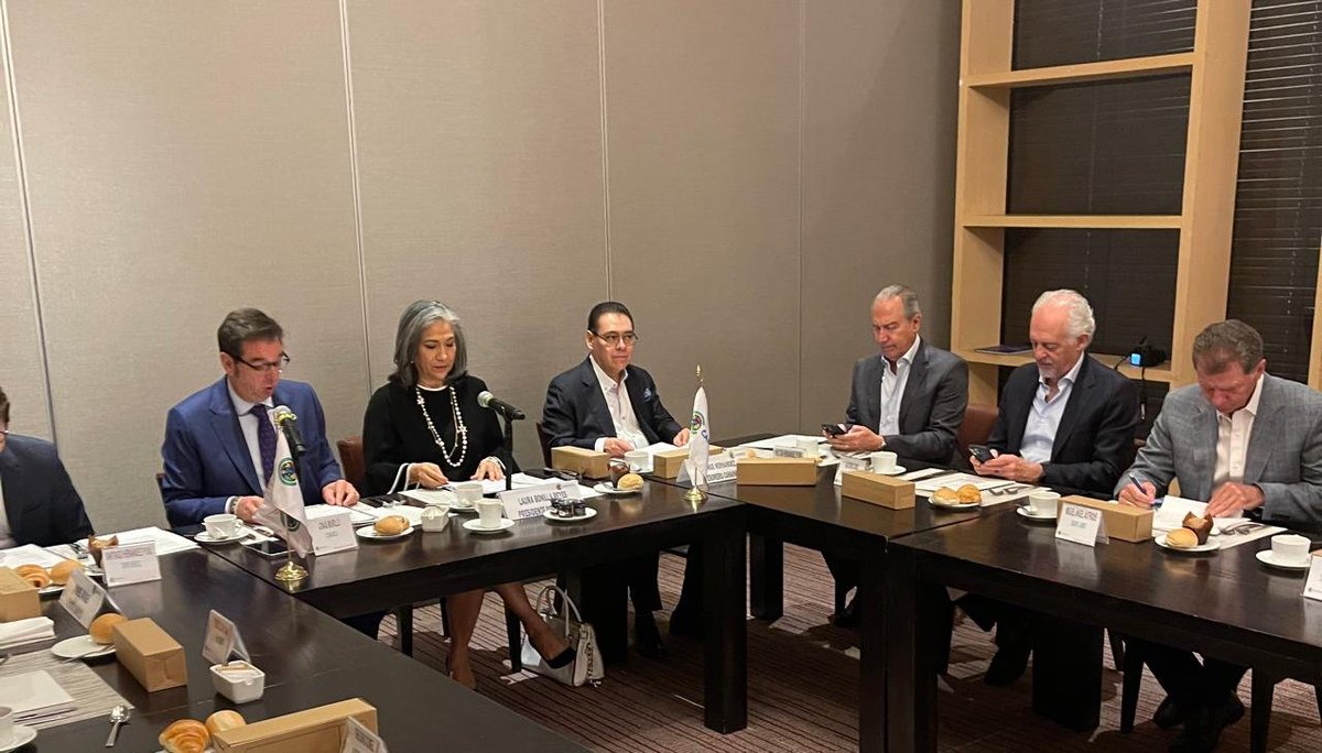 Apegados a la  Ley de Cámaras Empresariales y sus Confederaciones, los empresarios de la Industria de Conservas Alimenticias celebramos la #Asamblea General Ordinaria de #CANAINCA con la puntual presencia de nuestros socios. 
La Presidente Laura Bonilla <a href="/laurabonilla63/">lauraBonilla</a> compartió