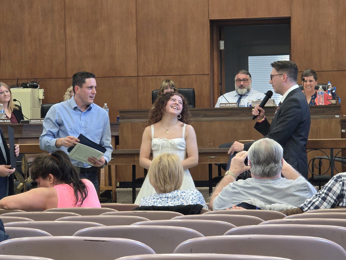 NHSGirlsWrestle's tweet image. Big shoutout to the Parma City Council for recognizing Brooklyn Madal tonight! She just hit an incredible milestone—over 100 career wins! Hard work, dedication, and perseverance paying off. Congrats, Brooklyn!

#100Wins #PCSDProud #InvaderStrong