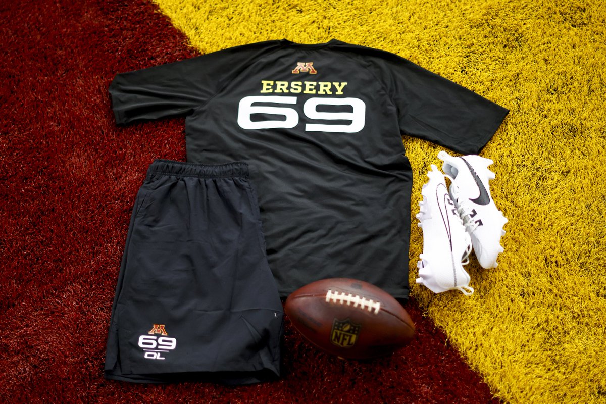 The pROW Day Fit 🔥

#RTB #SkiUMah #Gophers