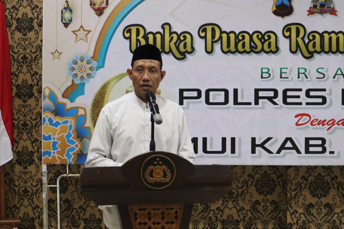 danielqudsi's tweet photo. TARHIMA MUI Kudus di Polres. https://t.co/7BTLd6evLE