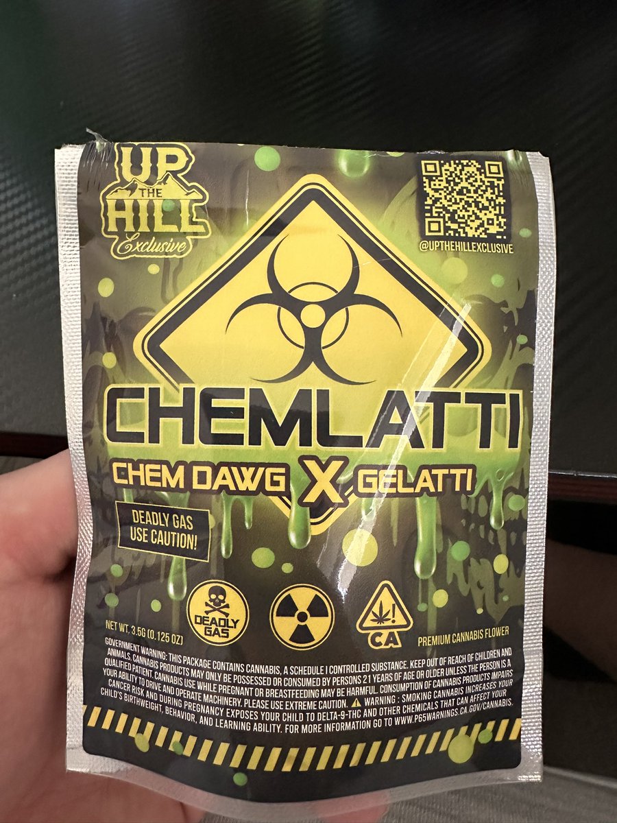 YFG_Chris's tweet photo. @upthehillCA ⛽️⛽️⛽️🤯 #WDSM
Smell and taste on this one is crazy.. especially when you bust open a nug 🚀🛸 https://t.co/UVKZk0Jdf0