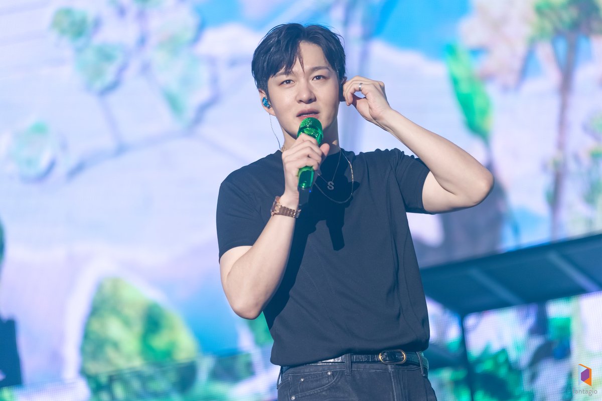 LeeCS_Official's tweet photo. [#이창섭][포스트] 처음이라 더 소중했던 <The Wayfarer> 전국투어 콘서트 비하인드 ①

▶️ https://t.co/MWTORxyTGw

#네이버_포스트 #LEECHANGSUB #TheWayfarer https://t.co/O2IF6idwy2