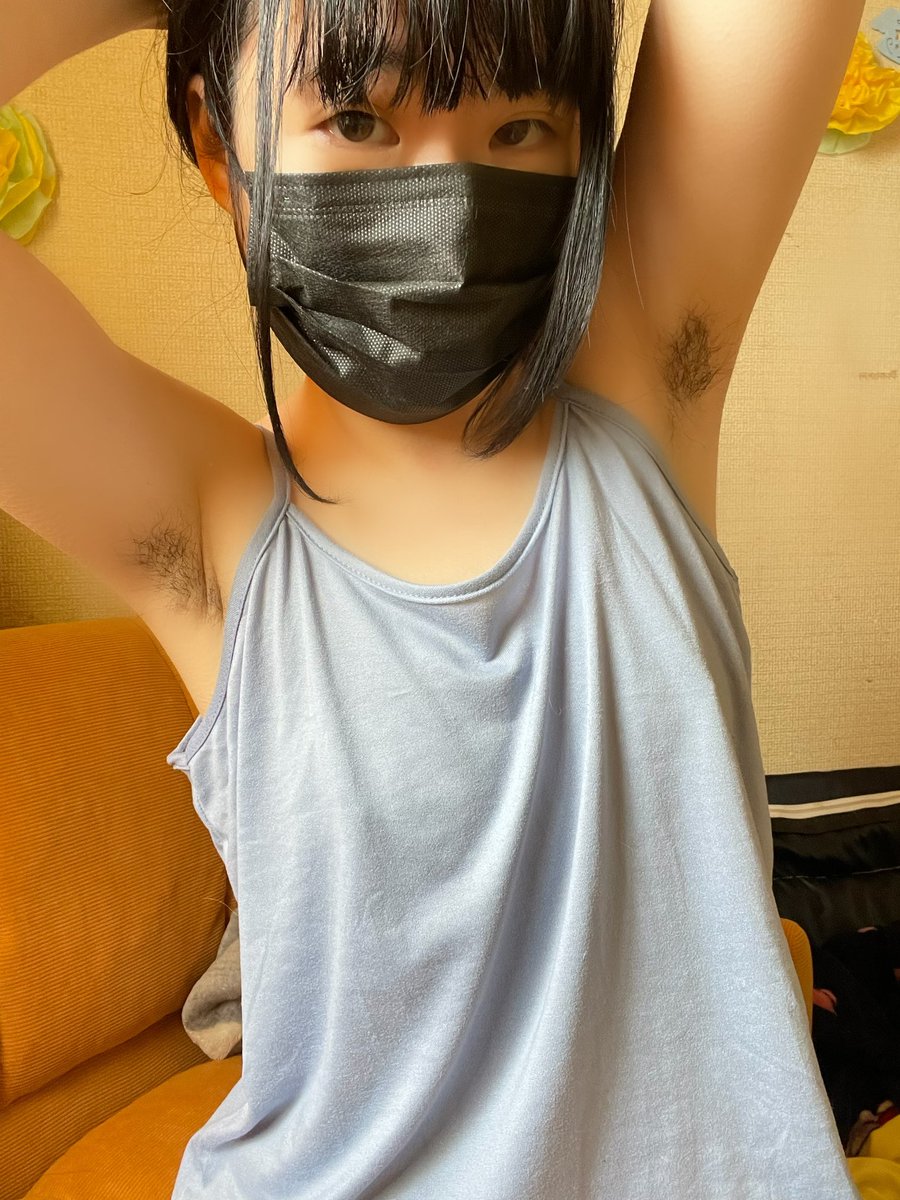 ChiNA_12E's tweet photo. こんにちはーっ😚🎶
今日は暖かくなるかなぁ〜🐝
寒いよぉぉ〜::(((´ﾟωﾟ｀)))::
1日がんばろうっ🤪
#ワキ毛女子 #脇毛 #腋毛 https://t.co/3B5jj2Ijpu