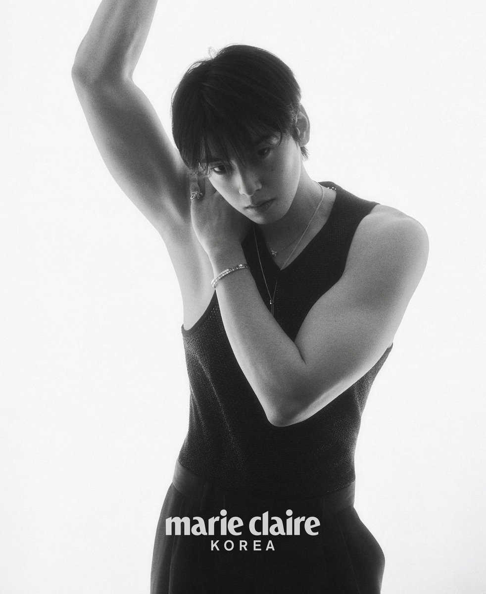 CHAEUNHWOO's tweet photo. VOGUE girlfriend &amp; marie claire boyfriend 🖤 https://t.co/GpIps8qXSW