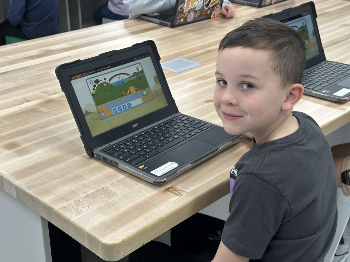 MLegats's tweet photo. Spent the morning teaching kindergarten students about coding. #STEMCoaching @JDenius @OSLN @dailystem @codebreakeredu https://t.co/JzBW7mJWzG