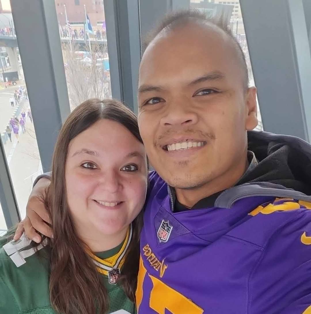 BenryNews's tweet image. Kelsey Ogren says her boyfriend, Dennis Vosika, was stabbed &amp;amp; killed this morning while working at a #Mankato #KwikTrip 

Says even during his 15+ year battle with kidney failure, Vosika treated life like an adventure 

How they plan to honor him tonight at 9/10 on @kstc45/@KSTP