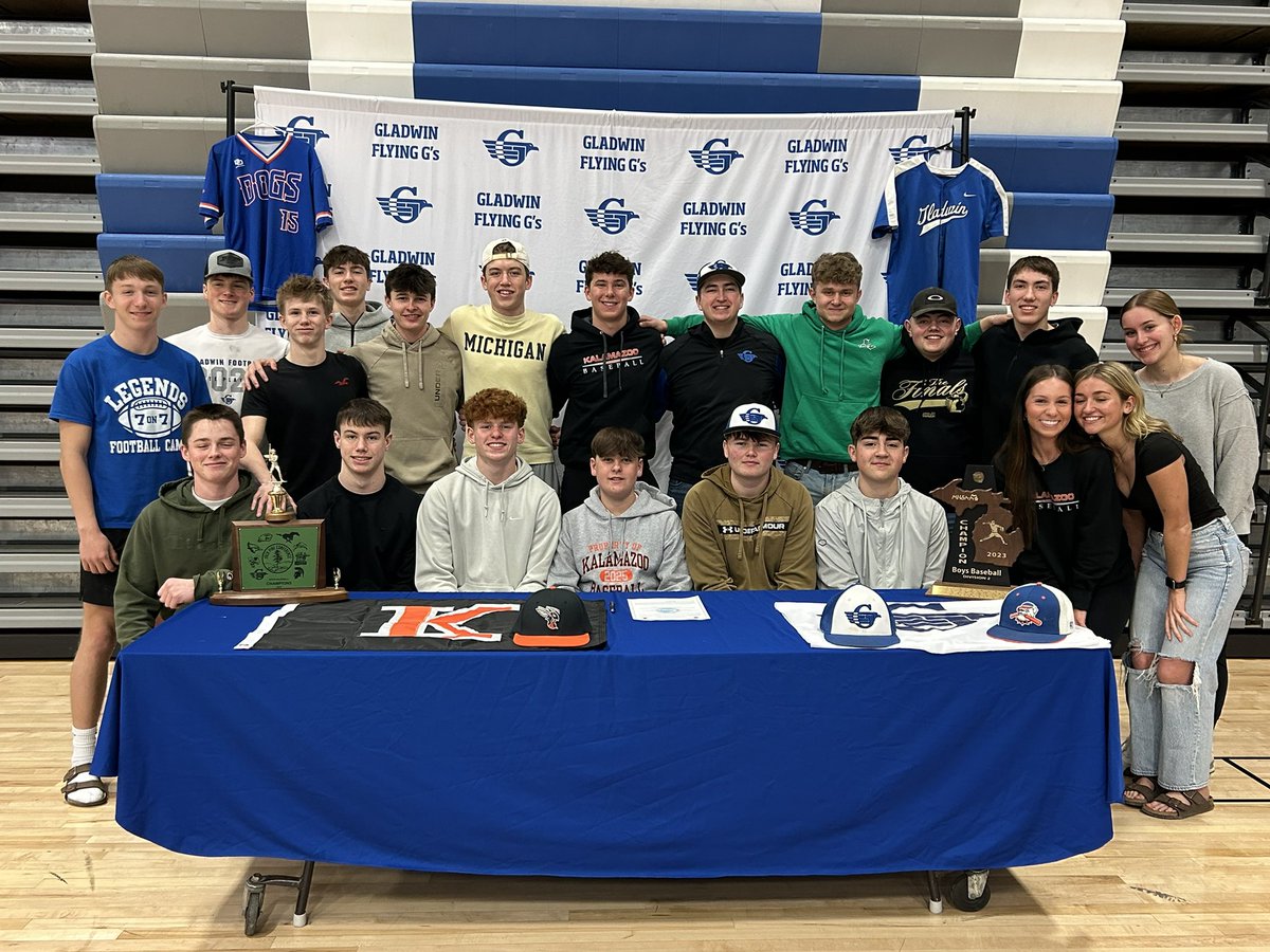 Officially a hornet!!!! #rollnets #blessed