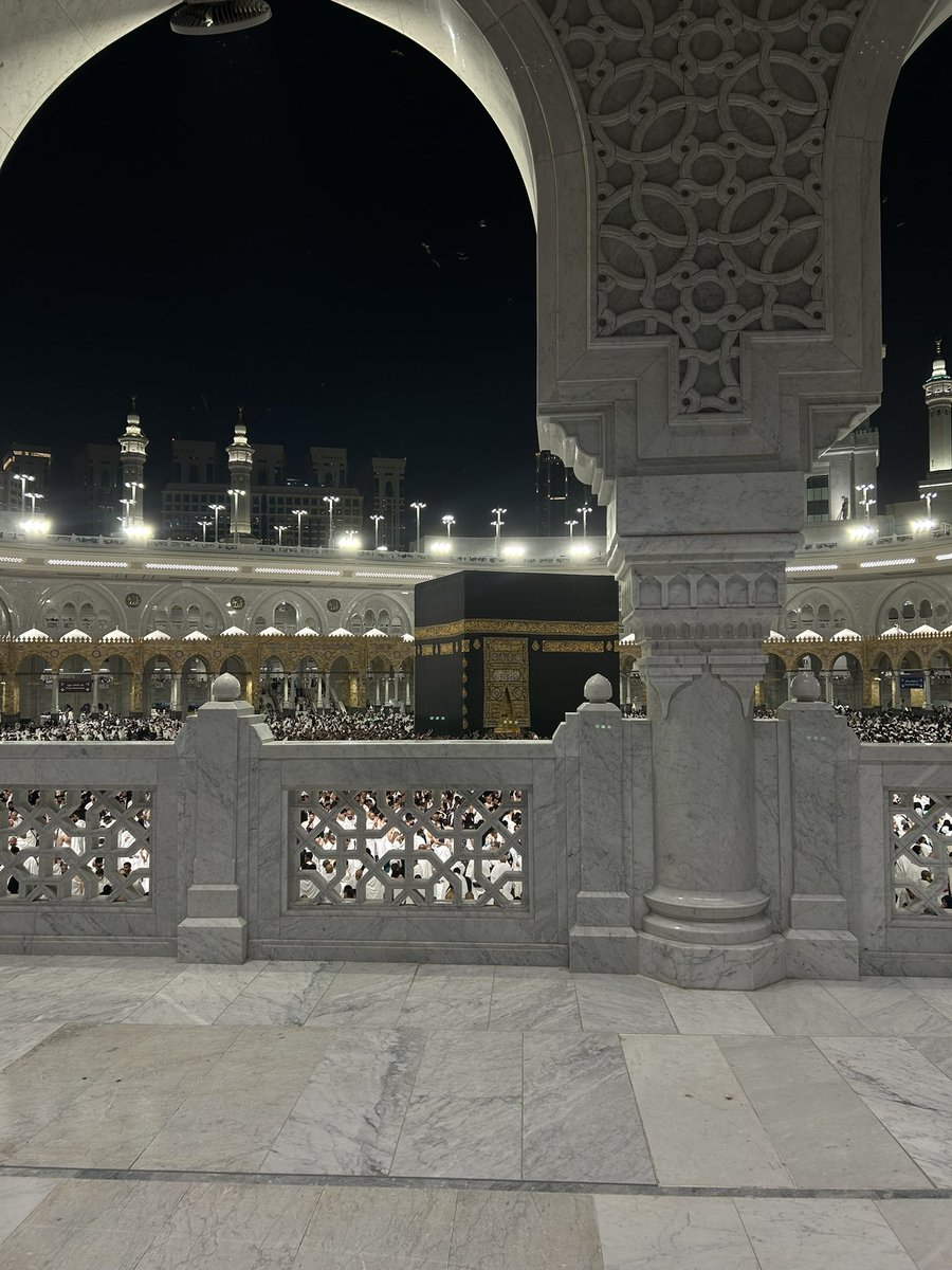 maramx_2's tweet photo. "طاب اللِّقاء وقرّت الأعيُن وأرتوى القلب"
الحمدلله على تمام العمرة ، اللهُم اجعلها عمرةً مقبولة وسعياً مشكوراً وذنباً مغفوراً ودعاءً مُستجاباً https://t.co/w5tlV1EunH