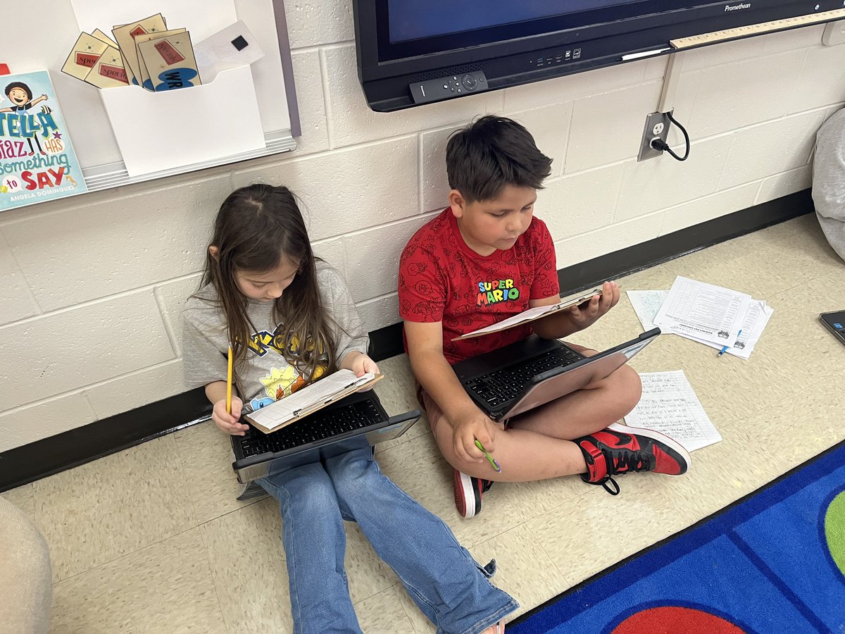 MrsFauldsRm217's tweet photo. Students engaging in thoughtful peer feedback during our opinion essay activity today! 🤝💬 Seeing them support each other and refine their arguments is such a valuable part of the writing process. @ClarkCreekSTEM @CherokeeSchools https://t.co/IiLQCVxxrr