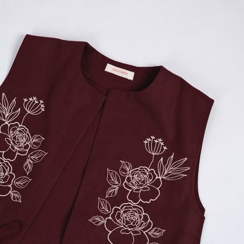 randomsidez's tweet image. Setuju ga kalo vest outer tuh penyelamat kalo punya baju yg terbatas, dengan adanya vest bisa mix n match beragam outfit. 

Vest ini cocok bgt dipake hangout bahkan buat acara formal pun tetap sopan dan cakep 🤩✨