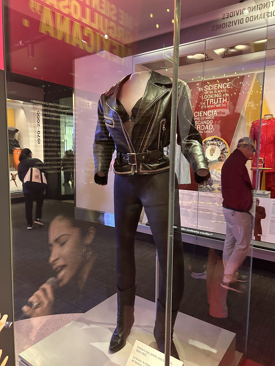 biddybumselena's tweet photo. I almost cried https://t.co/KepiYNuywt