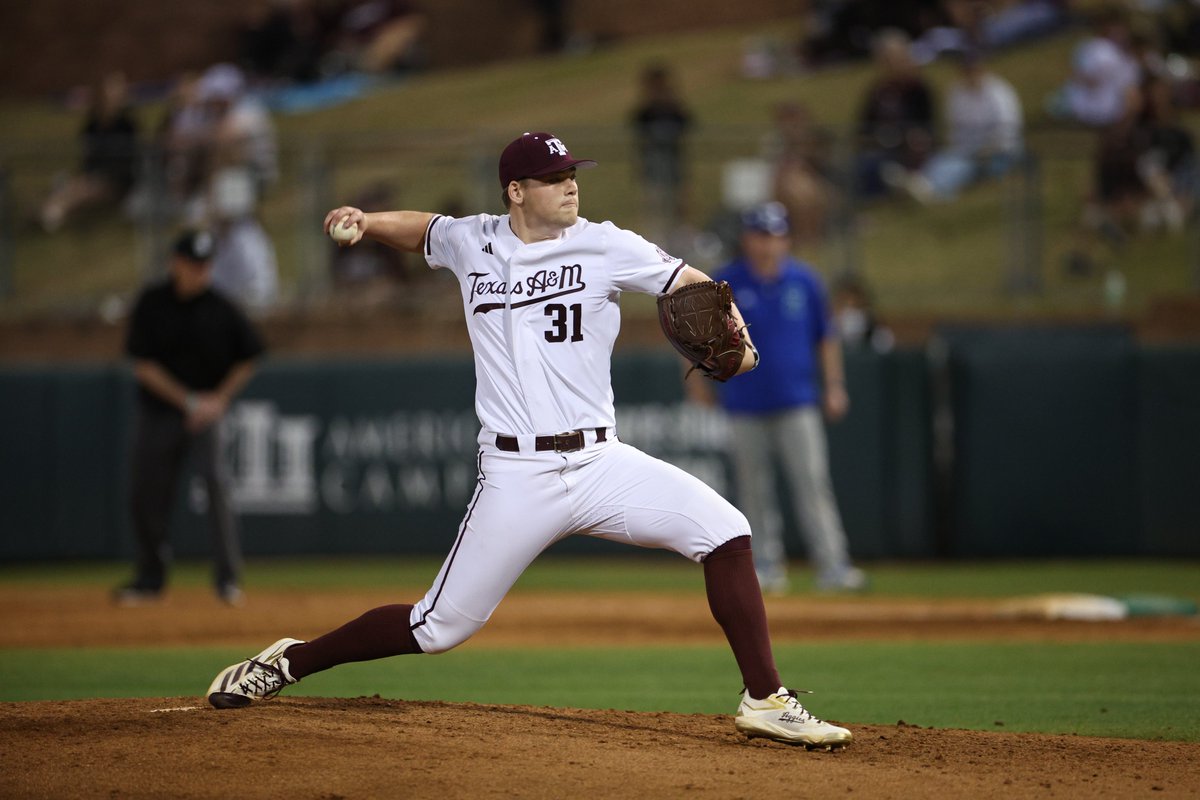 AggieBaseball's tweet photo. 1️⃣-2️⃣-3️⃣ inning for Cunningham!

#GigEm | @grantzilla206 https://t.co/jvSceqbDFd
