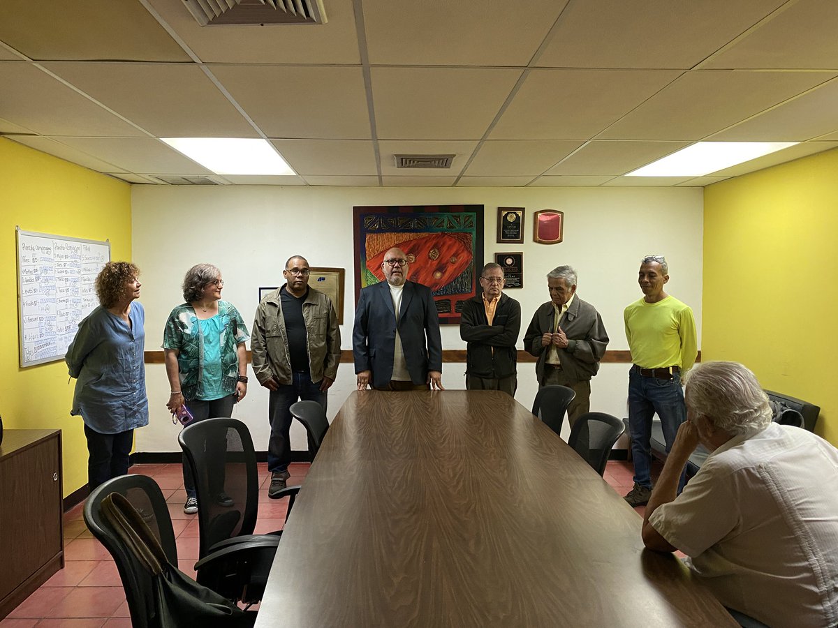 Enviamos nuestros más sinceras felicitaciones y deseos de éxito a la nueva JD-APUSB y a su filial de la Sede Litoral en la gestión que tienen por delante. Esta en nuestras manos motivar y concientizar a toda la comunidad universitaria de la Universidad Simón Bolívar para lograr