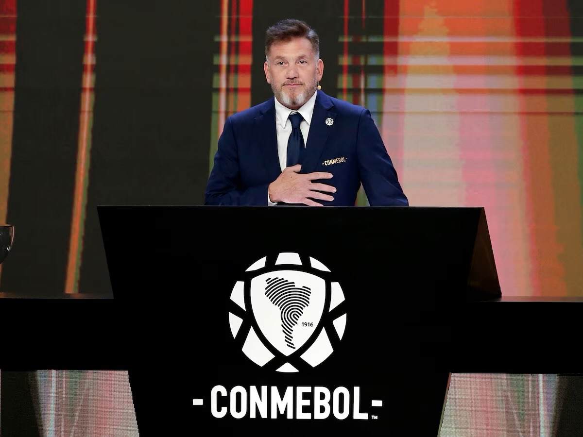 Por hacerse el gracioso le costó muy caro: “¿Se imagina una Copa Libertadores sin equipos brasileños?", le consultó un cronista del medio BolaVip. “Eso sería como Tarzán sin Chita. Imposible”.
Pidió perdón