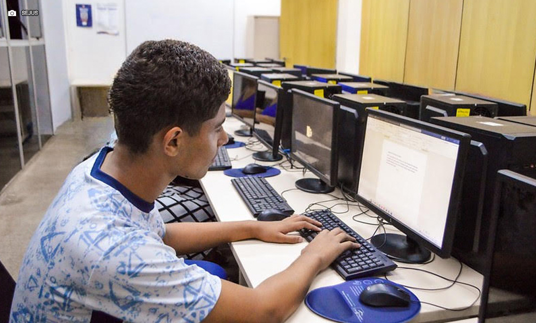 kleberkarpov's tweet image. Adolescentes de Samambaia terão acesso a cursos profissionalizantes gratuitos

politicadistrital.com.br/adolescentes-d…

#ADOLESCENTES #CURSOSPROFISSIONALIZANTES #SAMAMBAIA #SEJUS