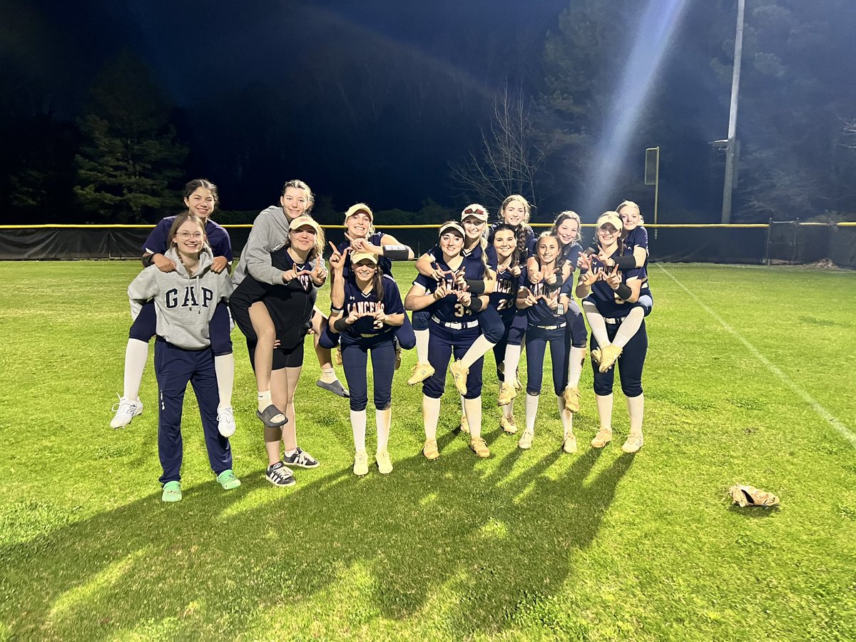 LancerSoftball tweet media
