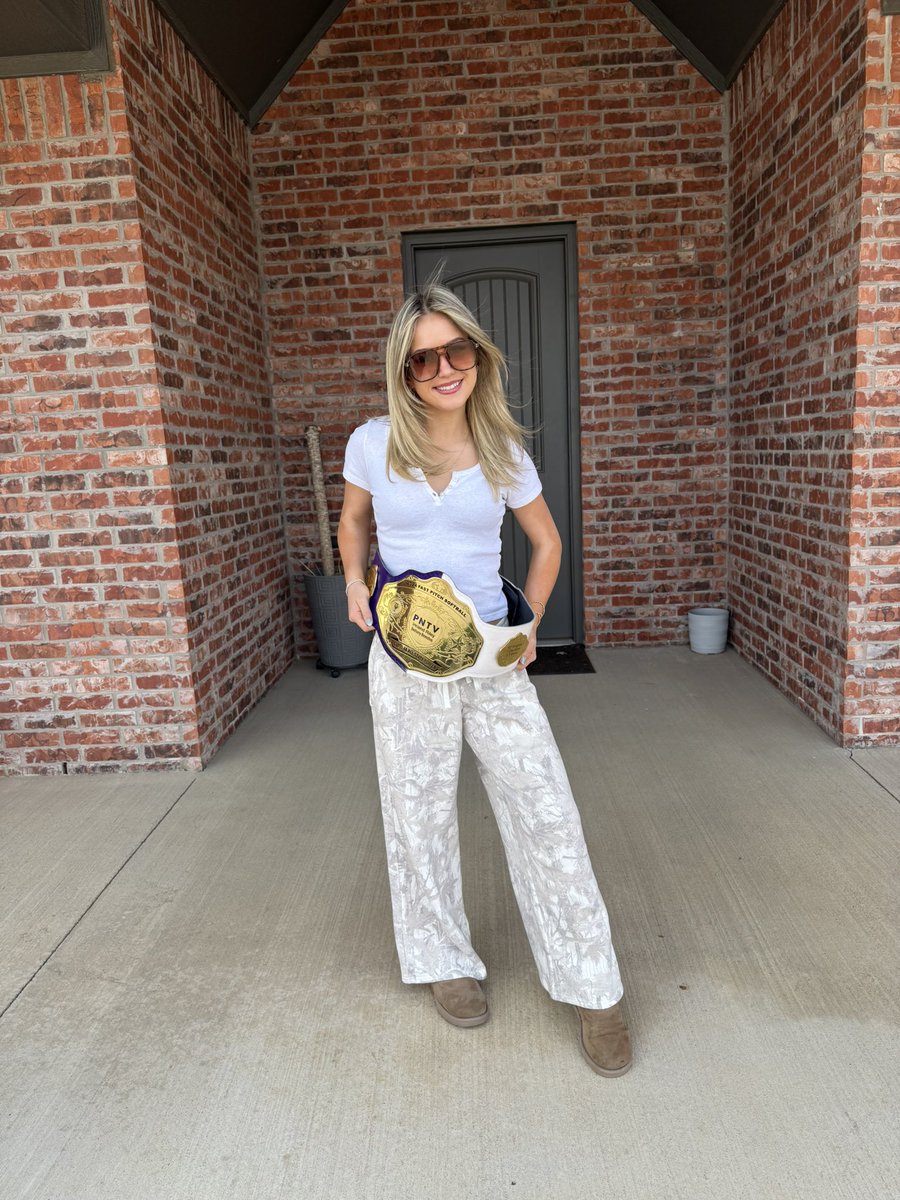 Ireland Riley tweet media