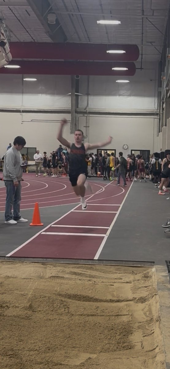 James Butler jumps 20’3 in first meet of the year to place 4th in the long jump! Good enough for 8th all time in school history indoors!