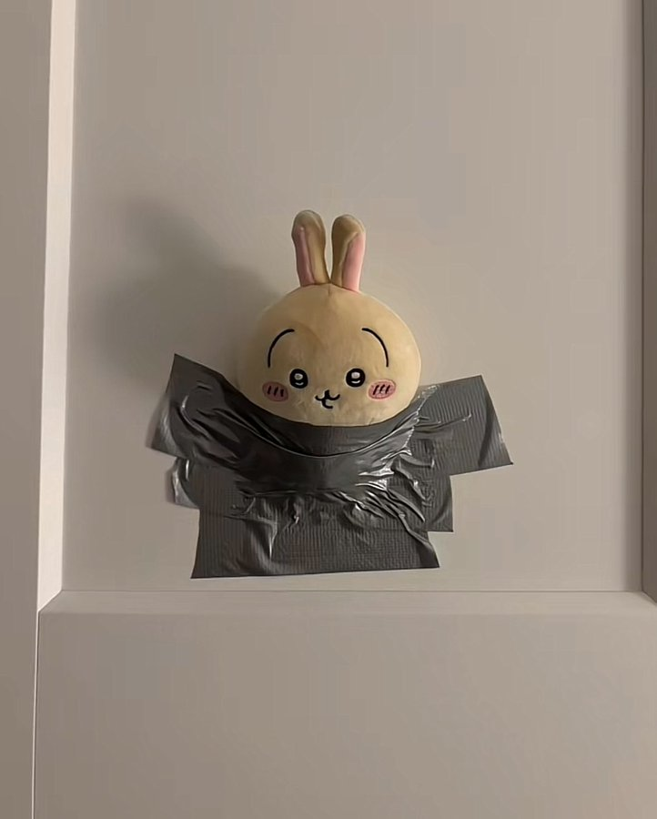 monkey statue tweet media