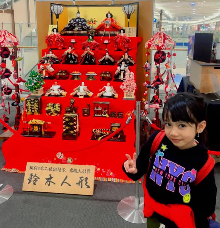 大きな雛人形は家には置けないので🏠と言うと写真だけ良いよと親思いの娘ちゃん
