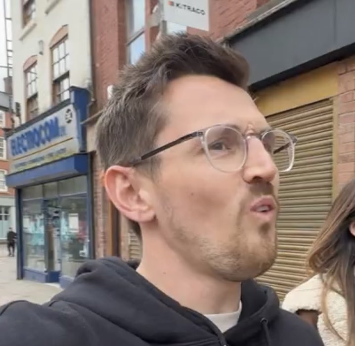 BKnash16's tweet photo. @Syndicate accidentally took a screenshot whilst watching the vlog, couldn’t have timed it any better lmao https://t.co/3I5Vm0oyJP