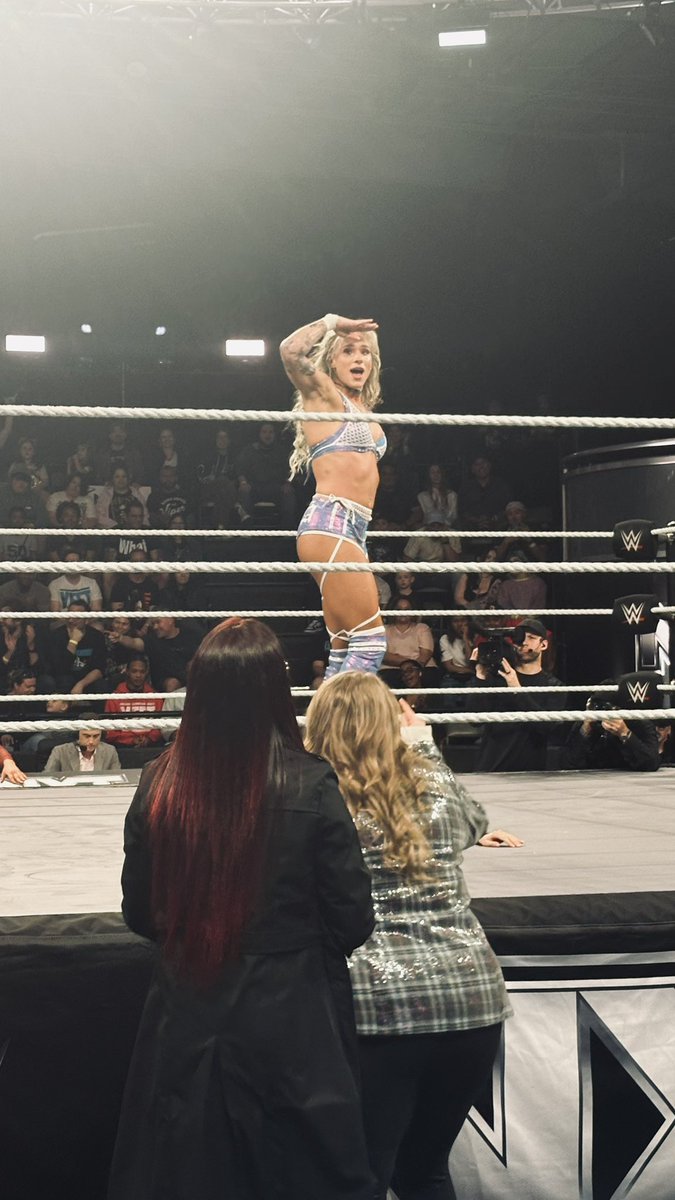 Even tho she came up short <a href="/SolRucaWWE/">Sol Ruca</a> look incredible tonight!

And can we just talk about how supportive <a href="/ZariaWWE_/">ZARIA</a> is 🫡🫡🫡

#WWENXT