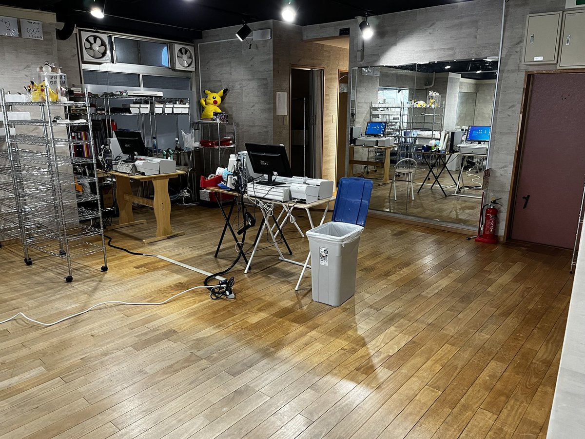 C-Base カードベース tweet media