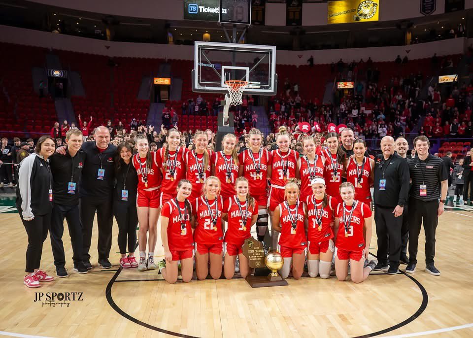 so incredibly proud of this team! thank you seniors and staff for making this an unforgettable season! this team will always hold a special place in my heart!❤️