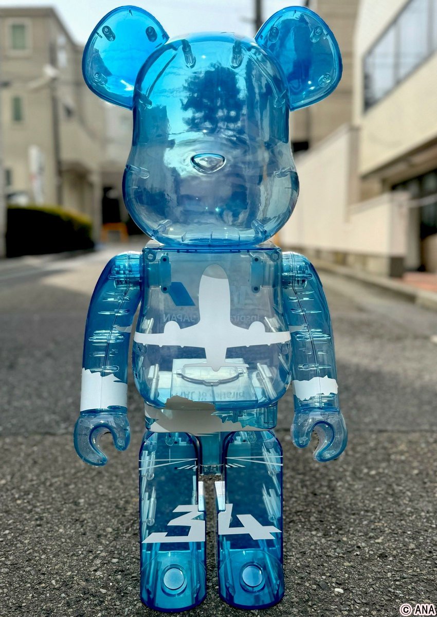BE@RBRICK for ANA ブルースカイ 100％ & 400％ ANAのBE@RBRICK に爽やかなブルーのニューモデルが登場！100％＆400