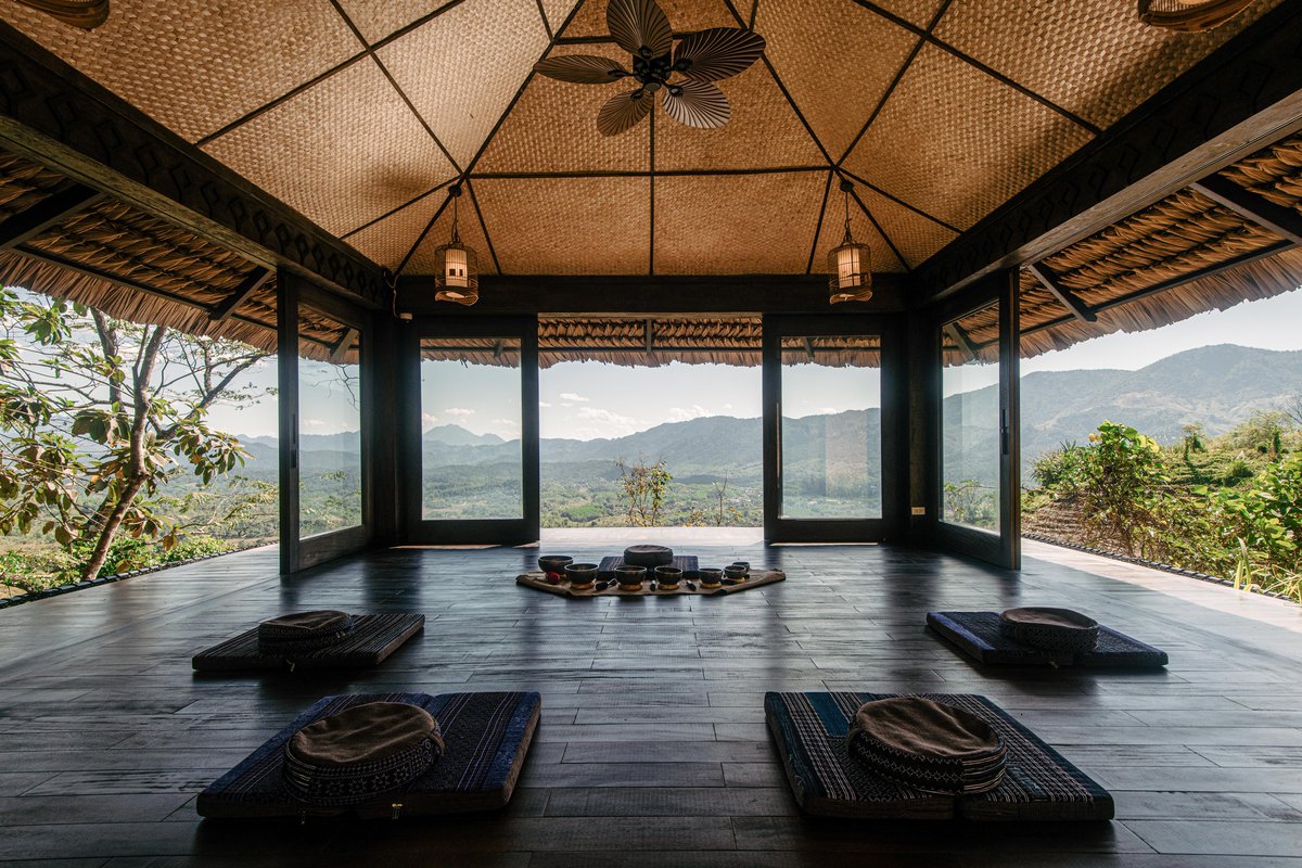 In the serene retreat of the H'mong Cottage, meditation becomes a path to reconnect with the true essence of peace and presence.
#AvanaRetreat #Mountain  #wellness #meditation