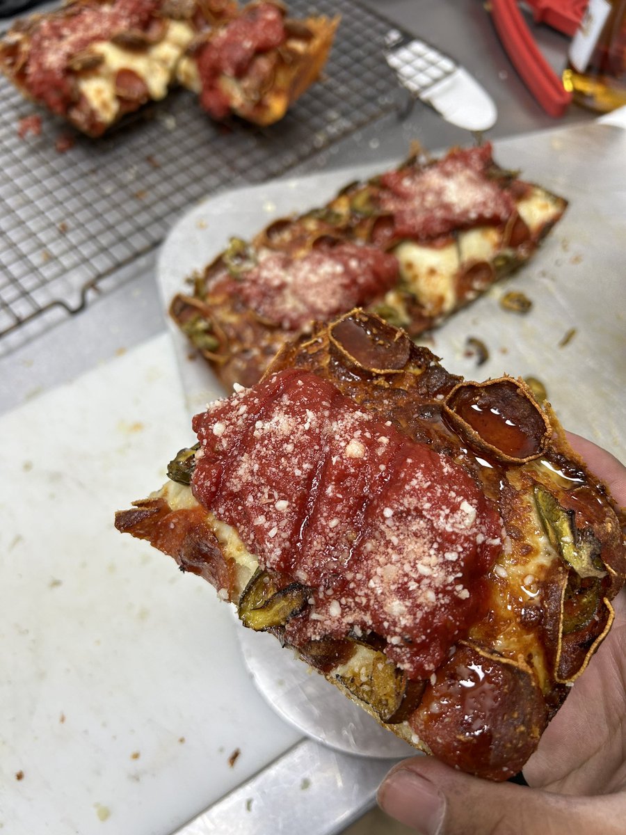 S/o <a href="/sanctuary_pizza/">Sanctuary_pizza</a> for the free pizzas. 🍕 🔥🔥