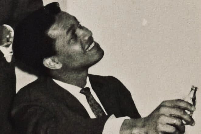 LosZafiros1962's tweet photo. Hoy recordamos a El Chino (Eduardo Elio Hernández Mora), en el aniversario 85 de su natalicio.
Luz!!🙏🪔
#proyectosculturales #amorporloszafiros #loszafiros #leyendasmusicales #elboleristarumberodelaluzdemiel https://t.co/Dn6wcN9v1B