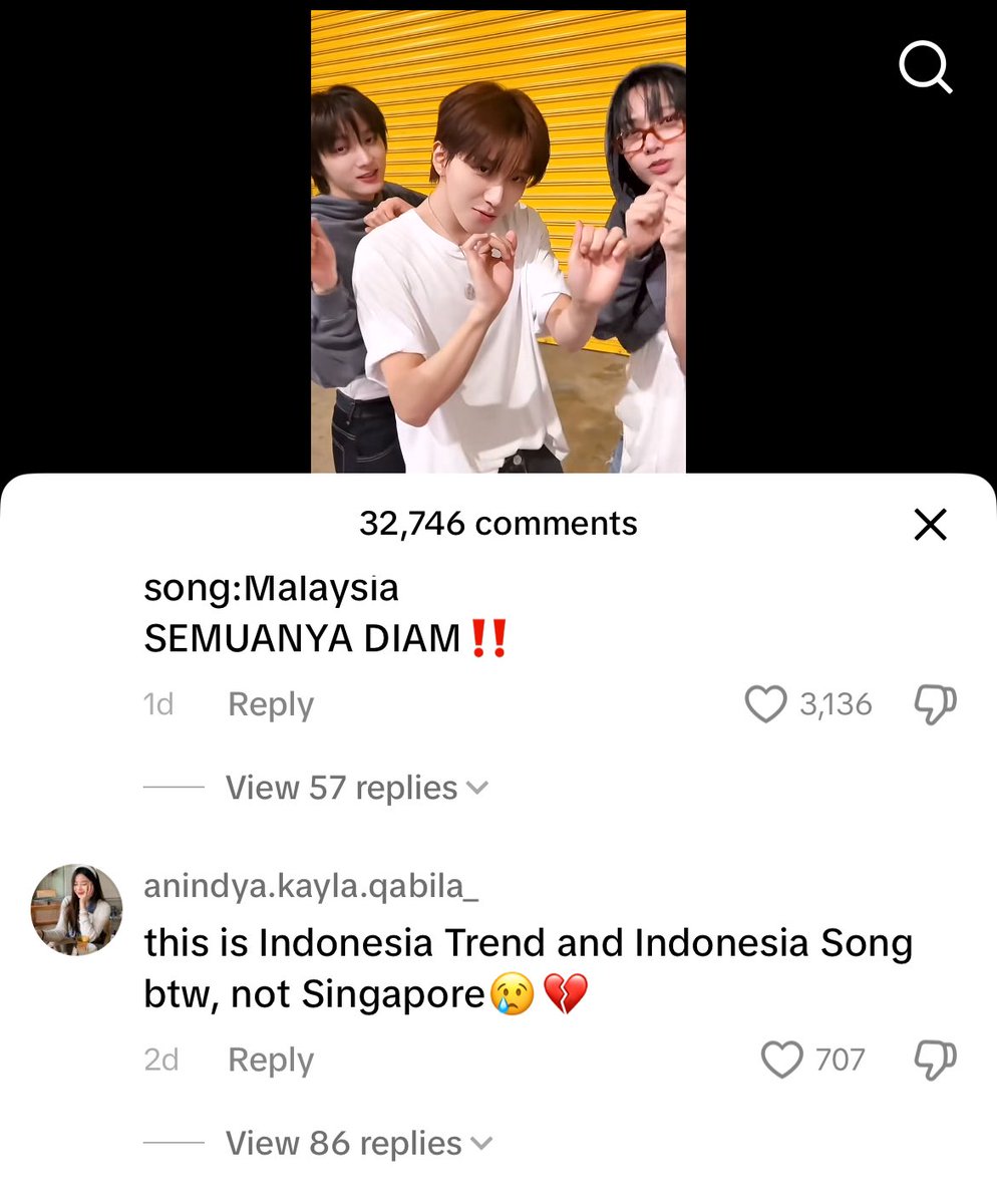 beabdobee's tweet photo. serabutnya dah dia buat tour kat SG takkan nak letak indonesia pulak kat caption 😁😁😁😁 https://t.co/sxcDmvT4s1