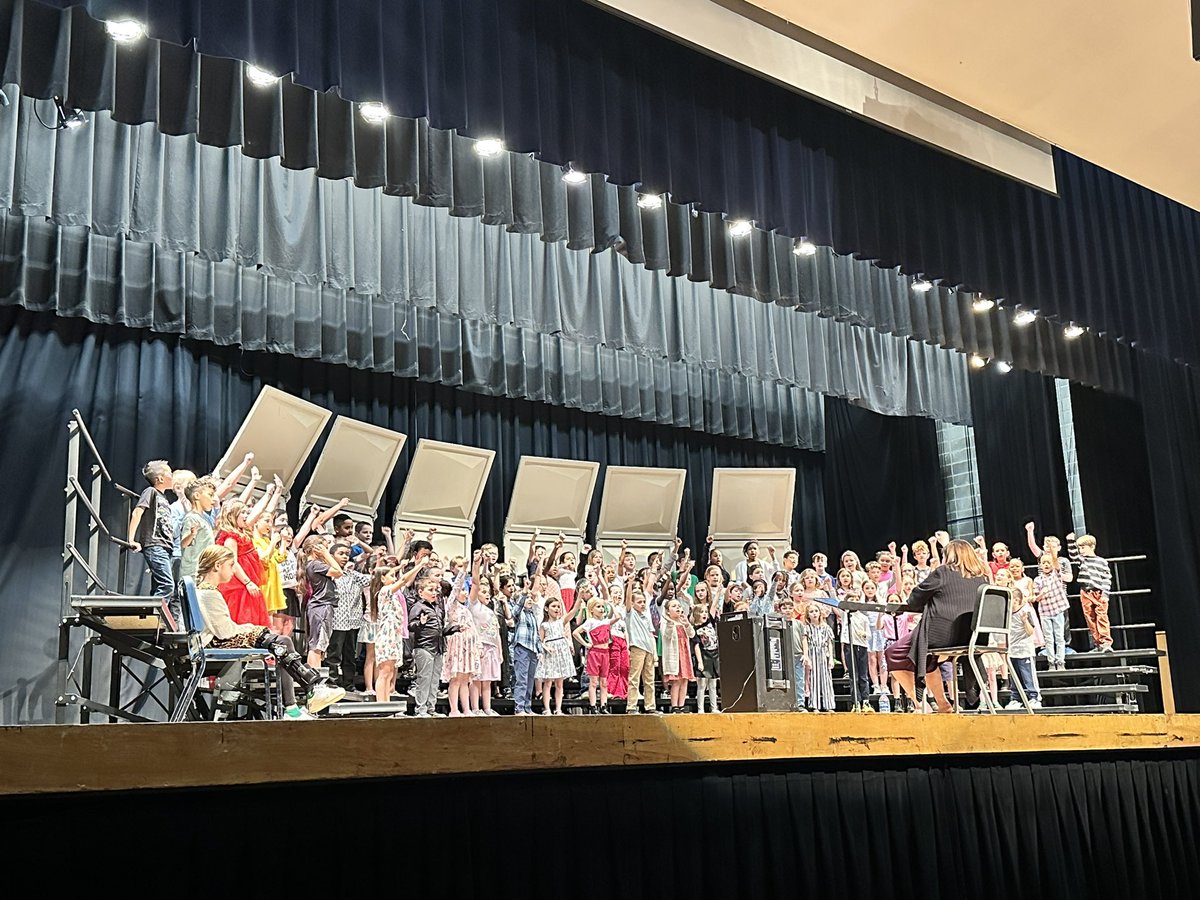 Dr. Andrea Eatinger (@andieatinger) on Twitter photo Our <a href="/ClardyElemNKC/">Clardy Elementary</a> 2nd and 3rd graders took the stage tonight and made magic happen! Thank you @MelanieRinkeNKC for organizing and conducting such a wonderful performance! ✨ #wildcatproud Our <a href="/ClardyElemNKC/">Clardy Elementary</a> 2nd and 3rd graders took the stage tonight and made magic happen! Thank you @MelanieRinkeNKC for organizing and conducting such a wonderful performance! ✨ #wildcatproud