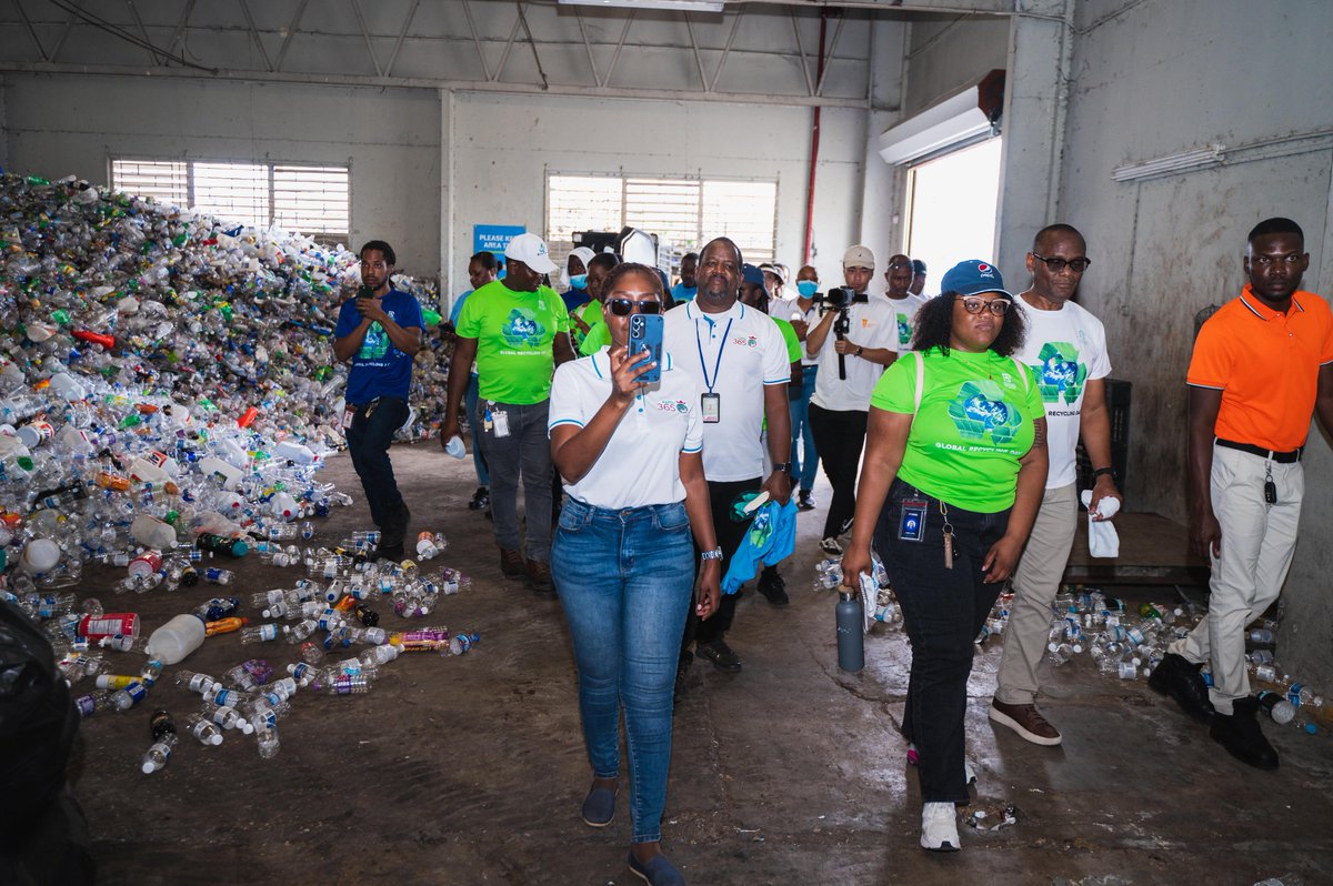 RecyclingJA's tweet photo. What an incredible day of teamwork, learning, and friendly competition at the RPJ Sort It Out Challenge! 

A huge THANK YOU to all participants, supporters, and recycling champions who made today a success! 

#GlobalRecyclingDay #RecycleWithRPJ #SortItOut #SustainableJamaica https://t.co/ysQD78wzOC