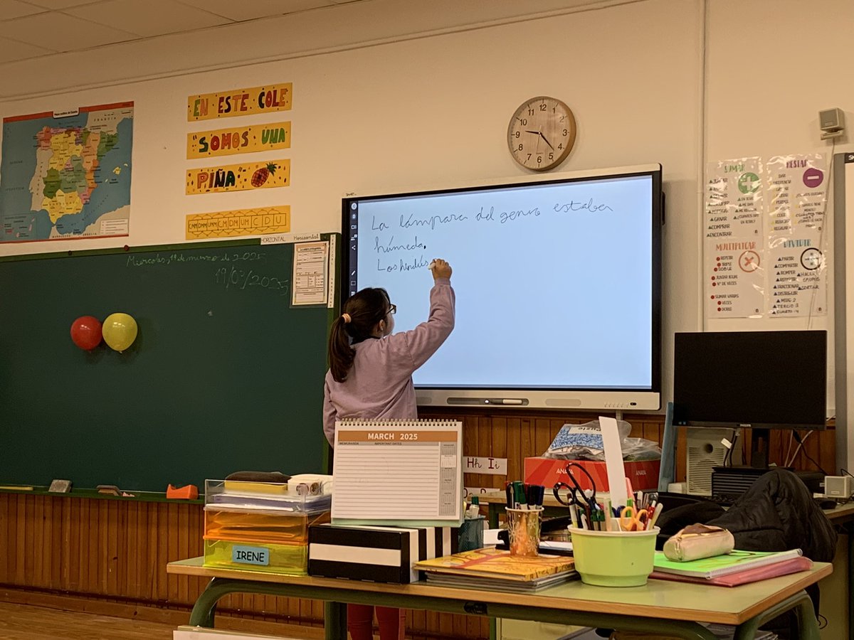 Últimamente nos gusta más hacer dictados (y aprendemos más 🤗). #somosunapiña