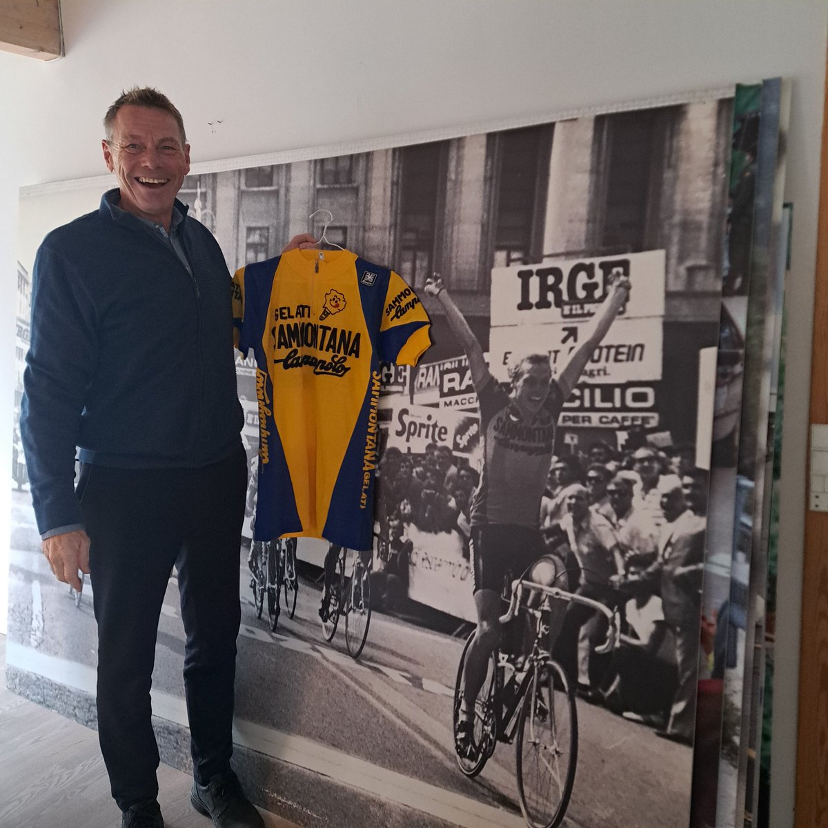 Lars Bak (@larsbak16) on Twitter photo #9 Bak Lane: Jesper Worre
I denne episode gĂŠster Jesper Worre â en erfaren rĂŠv inden for cykelsporten med over 50 Ă„rs erfaring. Fra amatĂžr og professionel rytter til direktĂžr i DCU, arrangĂžr af PostNord Danmark Rundt og VM samt nuvĂŠrende cykelekspert pĂ„ Eurosport. <a href="/forhjulslir/">Forhjulslir</a> #9 Bak Lane: Jesper Worre
I denne episode gĂŠster Jesper Worre â en erfaren rĂŠv inden for cykelsporten med over 50 Ă„rs erfaring. Fra amatĂžr og professionel rytter til direktĂžr i DCU, arrangĂžr af PostNord Danmark Rundt og VM samt nuvĂŠrende cykelekspert pĂ„ Eurosport. <a href="/forhjulslir/">Forhjulslir</a>