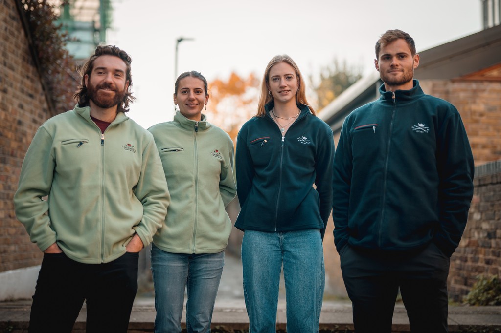theboatrace's tweet photo. 😍Whether you're Light Blue or Dark Blue, nip over to our web shop to check out our range of fleeces.
#WhichBlueAreYou #TheLastAmateurs #merch #boatrace #theboatrace #oxford #cambridge #rowing #sport https://t.co/XS3jrtA6ke