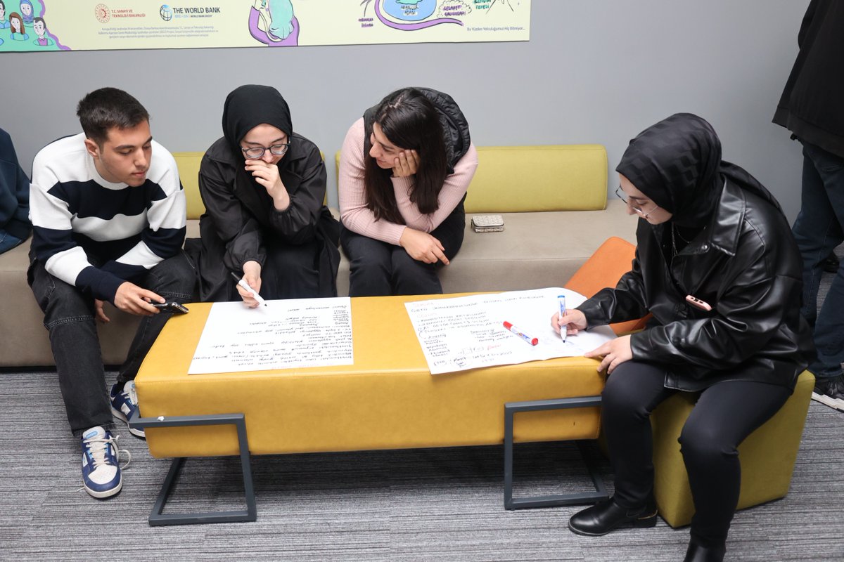 Gibtuni's tweet photo. GİBTÜ’de “Projemaster – Proje Yazma Eğitimi” Gerçekleştirildi
Proje Geliştirme ve Koordinasyon Ofisimiz tarafından düzenlenen “Projemaster – Proje Yazma Eğitimi”, katılımcılara proje geliştirme, bütçe planlama, risk yönetimi ve yapay zekâ destekli proje yazımı gibi alanlarda değerli bilgiler sundu. 💡📄

🎯 SWOT analizleri, grup çalışmaları ve interaktif uygulamalarla dolu eğitim sonunda, Rektörümüz Prof. Dr. Şehmus Demir katılımcılara katılım belgelerini takdim etti.
Proje kültürünü geliştirmek, öğrencilerimizin bilimsel ve akademik başarılarını desteklemek için çalışmaya devam ediyoruz!

📎 Haberin devamı için: https://t.co/9tsKMk2XpQ #GİBTÜ #GISTU