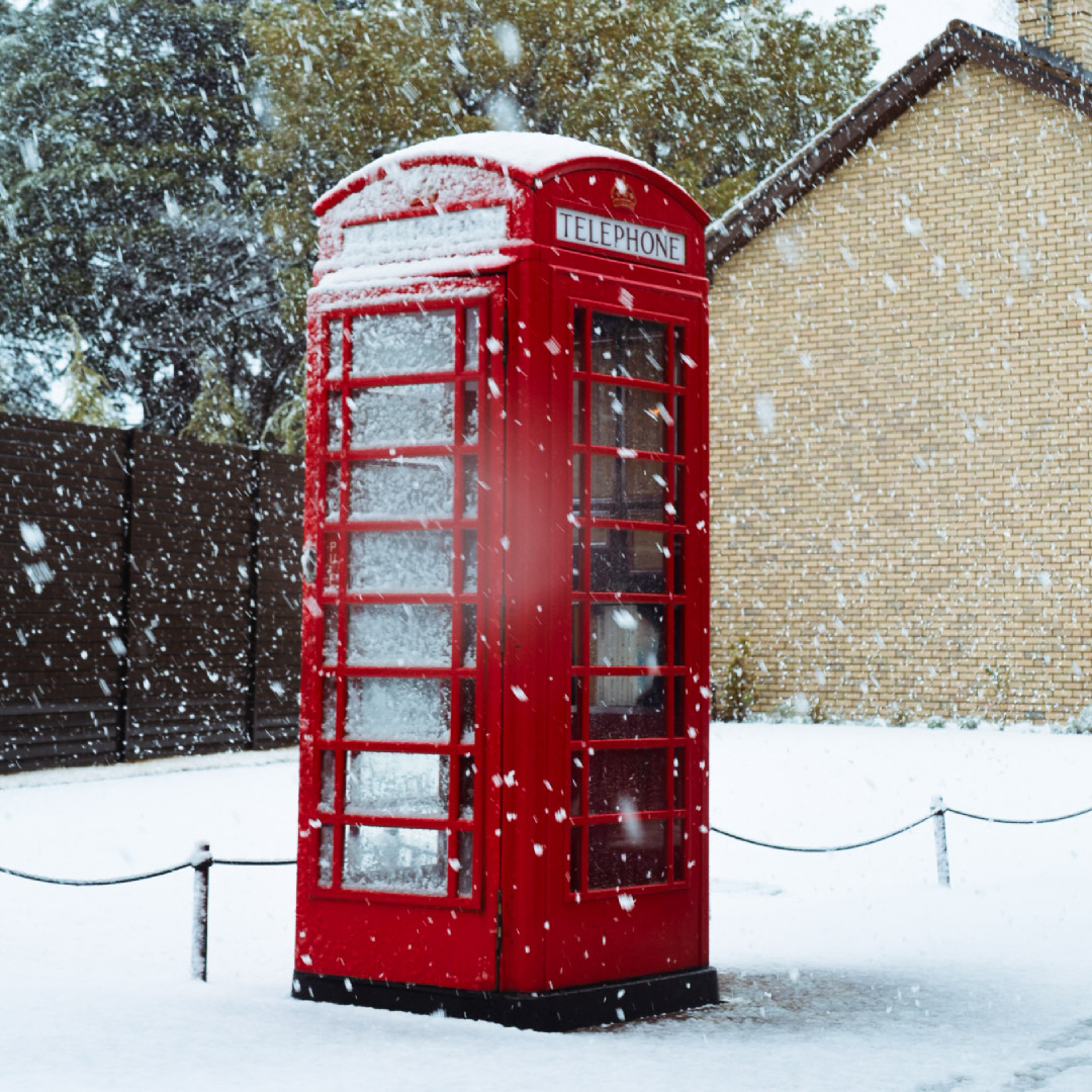 wbtourtokyo's tweet photo. ❄️ 雪化粧の #スタジオツアー東京 ❄️
今朝の特別な景色をお届け🎁 まるで映画のワンシーンのような幻想的な景色となりました⛄️✨
その他の写真は公式インスタグラムをチェック！
#ハリポタツアー https://t.co/kBD66zQsIV