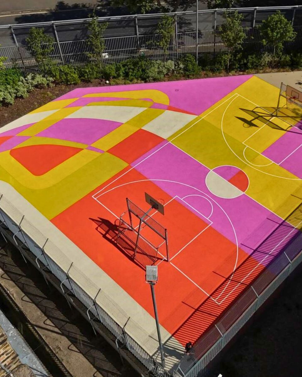 🏀⚽ Check out the Bricklayers Arms MUGA! A vibrant, multi-use games area with Playtop UK's Wet Pour &amp; acrylic spray finish.

Built for durability &amp; creativity, it’s perfect for all ages! 🌆✨ Learn more: ow.ly/xhfL50VhWnP

#MUGA #UrbanPlay #CommunitySport #GameChanger
